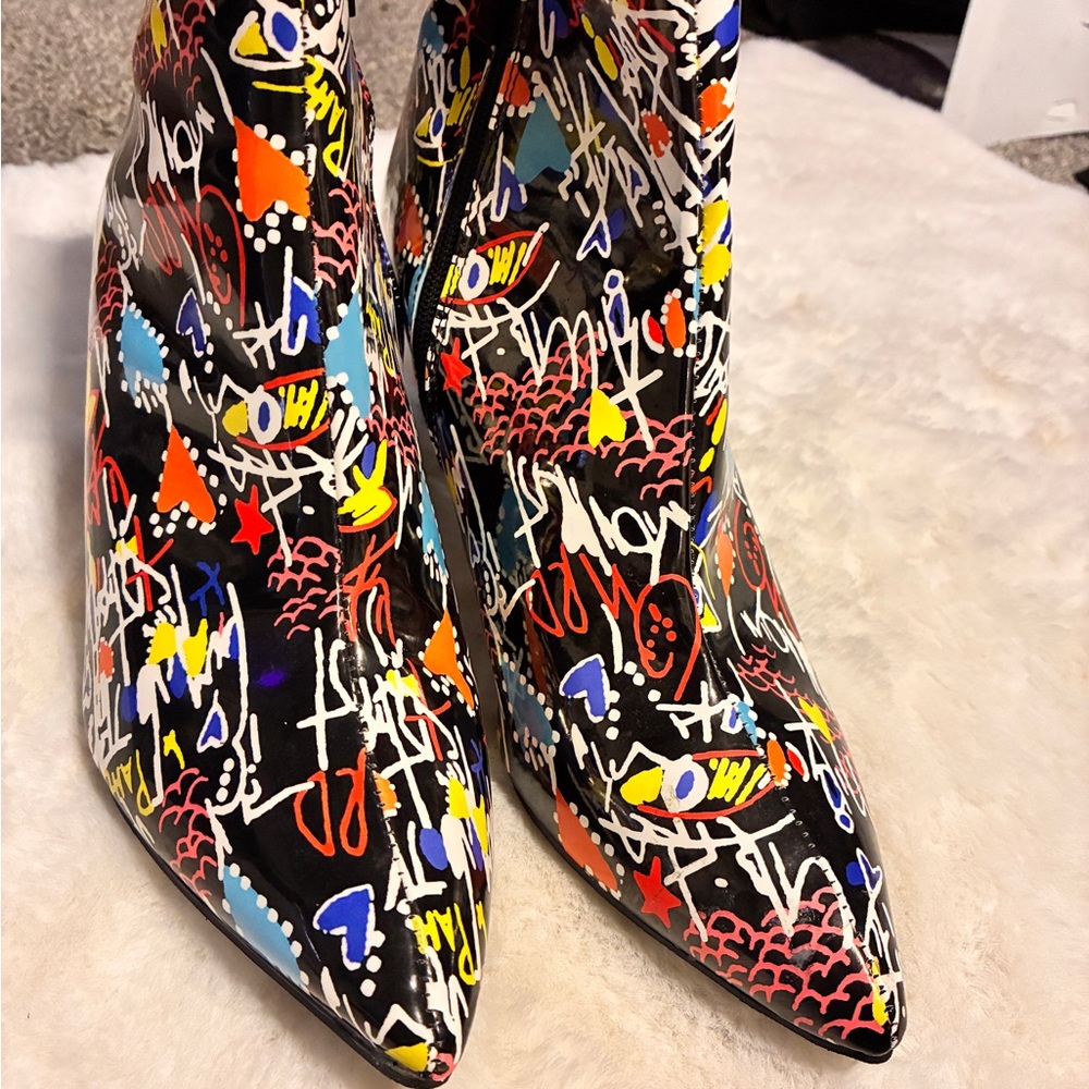 Colorful Graffiti Print Women's Boots